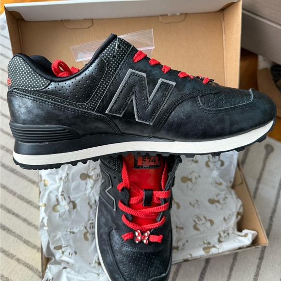 Disney x New Balance Minnie Mouse 574 sneakers - Picture 8 of 10